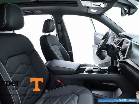 Used 2025 Volkswagen Atlas Cross Sport SE w/ Panoramic Sunroof Package image 36