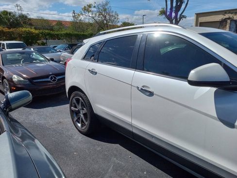 Used 2012 Cadillac SRX Luxury FWD image 5