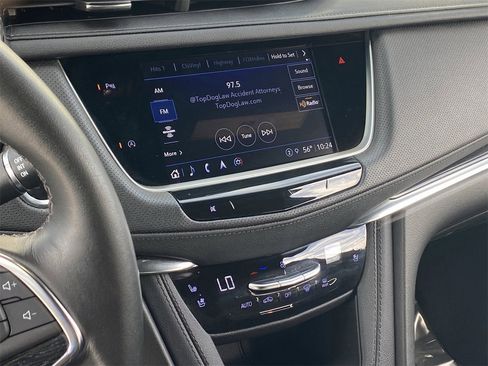 Certified 2022 Cadillac XT5 Premium Luxury w/ LPO, Floor Liner Package image 28