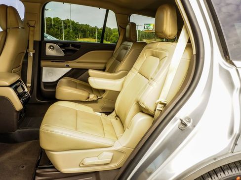 Used 2020 Lincoln Aviator Reserve w/ Equipment Group 202A AWD/4WD image 38