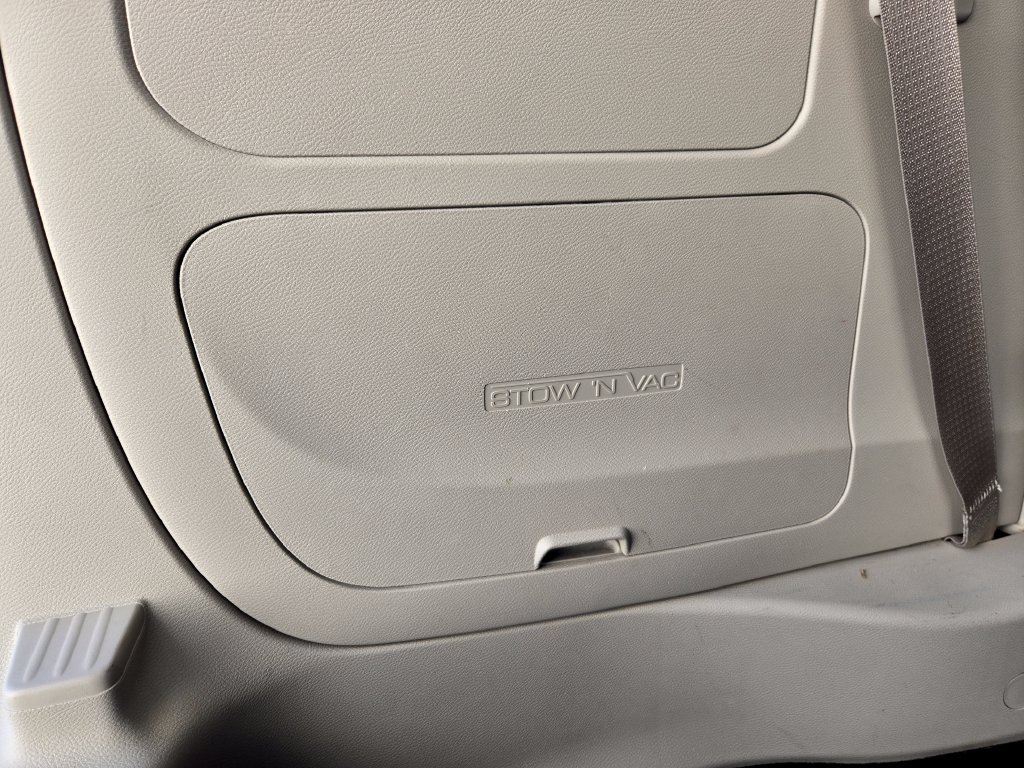 Used 2017 Chrysler Pacifica Limited FWD image 52