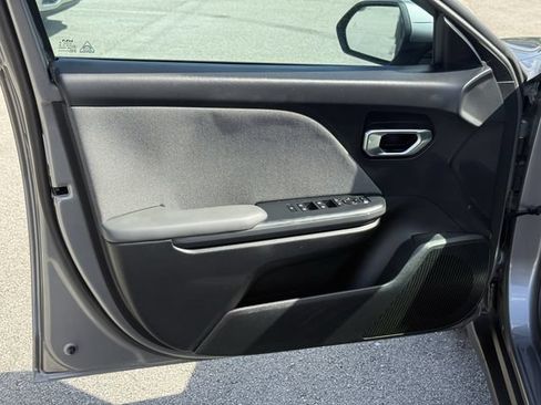 Used 2025 Kia K4 EX FWD image 33