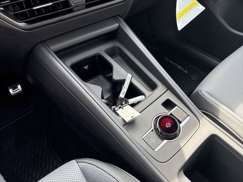New 2026 Volkswagen Tiguan SE R-Line AWD/4WD image 11