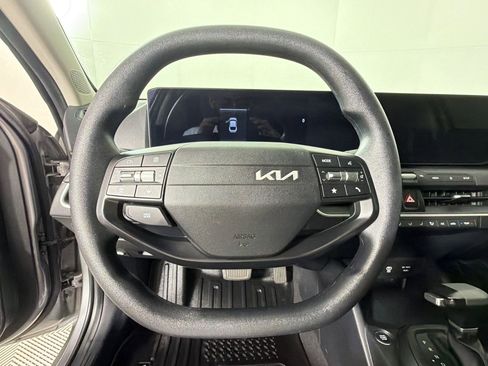 Used 2025 Kia K4 FWD image 17