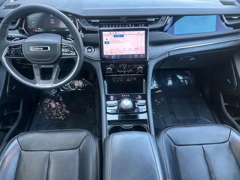 Certified 2022 Jeep Grand Cherokee Overland w/ MOPAR Finishing Package AWD/4WD image 3