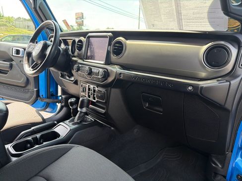 Used 2023 Jeep Wrangler Unlimited Sport AWD/4WD image 19