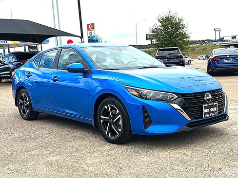 Certified 2025 Nissan Sentra SV image 10