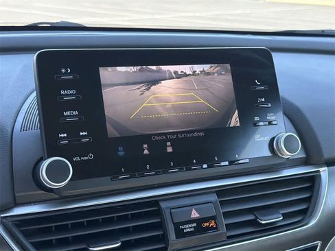 Used 2018 Honda Accord LX image 18