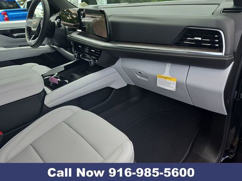 New 2026 Chevrolet Suburban Premier w/ Sun And Tow Package AWD/4WD image 34