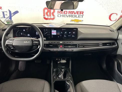 Used 2025 Kia K4 EX image 13