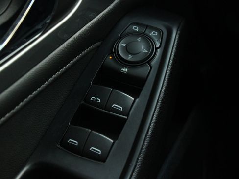 Used 2023 Chevrolet Traverse LT FWD image 26
