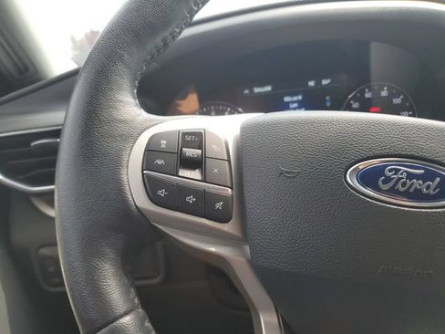 Used 2022 Ford Explorer XLT w/ Equipment Group 202A AWD/4WD image 21