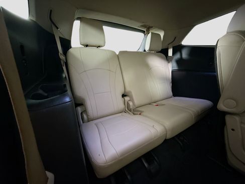 Used 2019 Buick Enclave Essence image 41