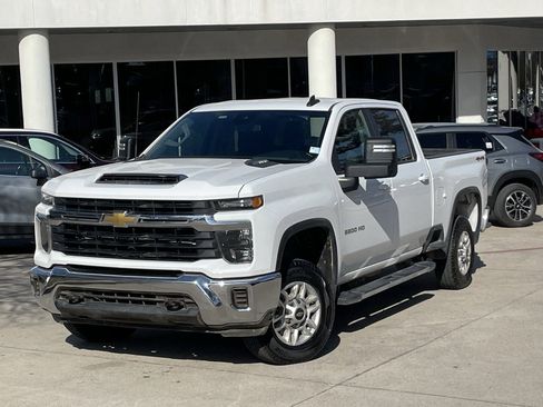 Used 2024 Chevrolet Silverado 2500 LT image 7