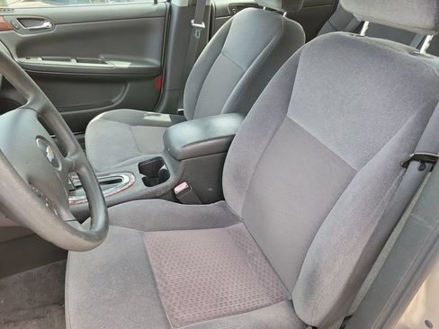 Used 2008 Chevrolet Impala LS FWD image 11