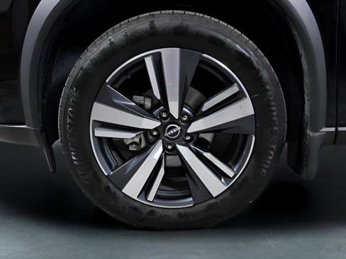 Used 2024 Nissan Rogue SL w/ SL Premium Package image 35