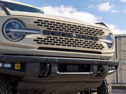 New 2025 Ford Bronco Badlands image 13