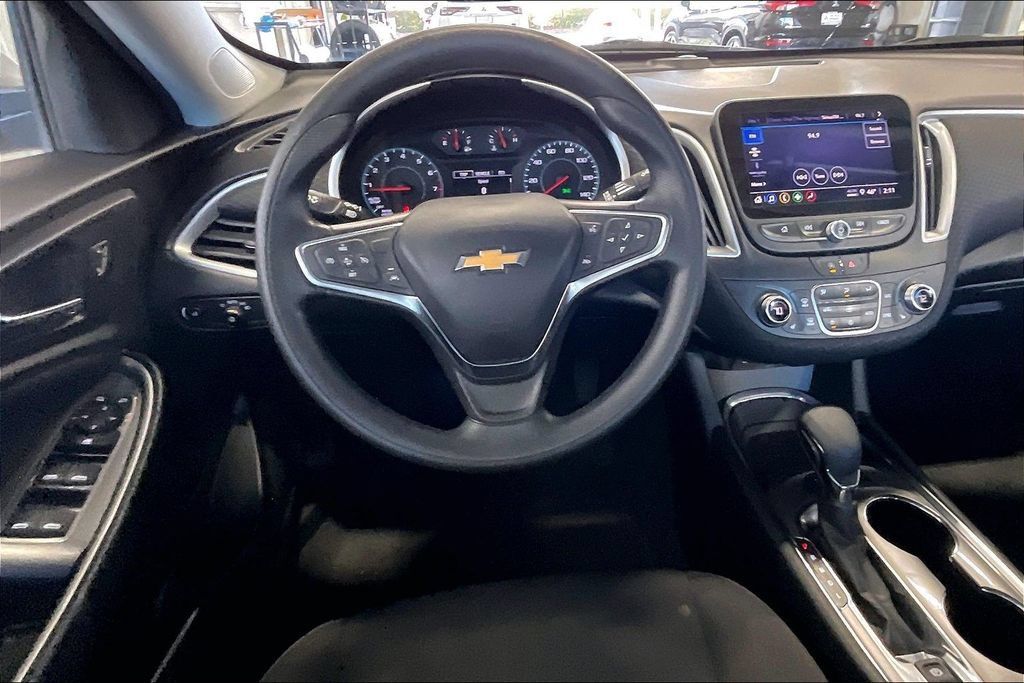 Used 2024 Chevrolet Malibu LT FWD image 5