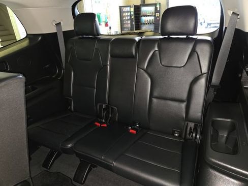 Used 2024 Kia Telluride LX AWD/4WD image 29