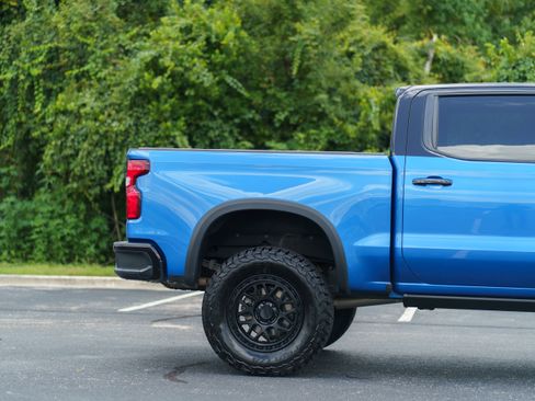Used 2024 Chevrolet Silverado 1500 ZR2 w/ Technology Package AWD/4WD image 6