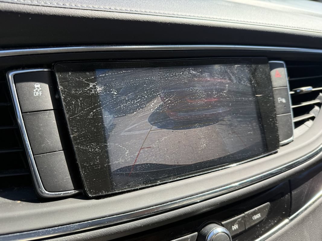 Used 2019 Buick Enclave Essence FWD image 12