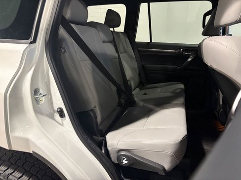 Used 2023 Lexus GX 460 w/ Black Line Special Edition AWD/4WD image 36