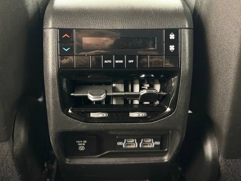 Used 2023 Jeep Grand Cherokee L Laredo AWD/4WD image 29