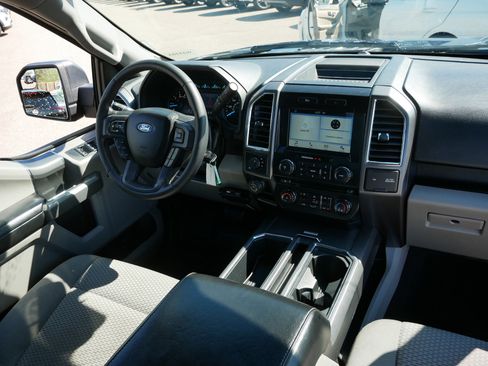 Used 2016 Ford F150 XLT w/ Equipment Group 302A Luxury AWD/4WD image 9