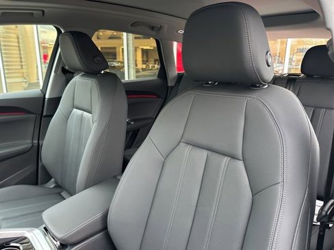 New 2025 Audi Q5 Premium image 12