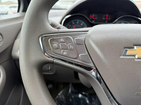 Used 2018 Chevrolet Cruze LT w/ Convenience Package FWD image 34