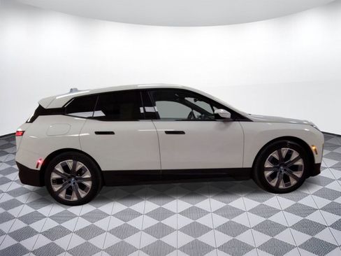 Used 2025 BMW iX xDrive50 image 6