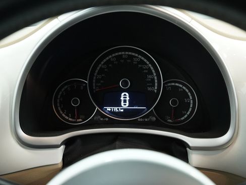 Used 2014 Volkswagen Beetle 1.8T image 31