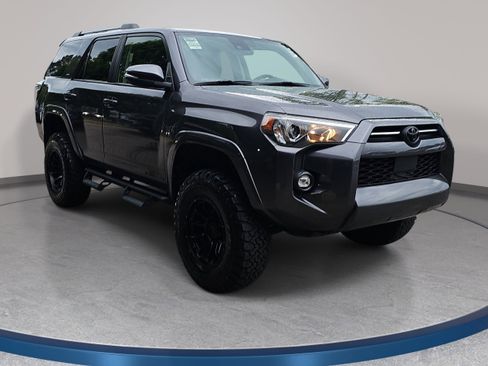 Used 2022 Toyota 4Runner SR5 Premium w/ Moonroof Package AWD/4WD image 3