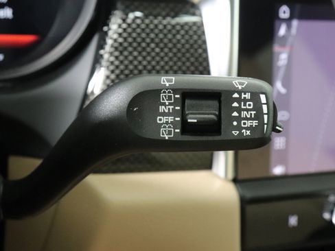 Used 2025 Porsche Macan image 39