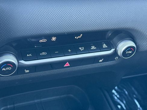 Used 2024 MAZDA CX-50 AWD 2.5 S w/ Preferred Package image 16