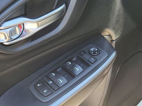 Used 2020 Jeep Cherokee Latitude image 22