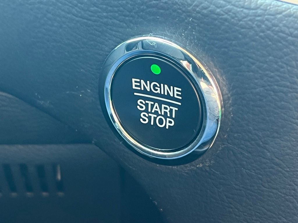 Used 2023 Ford Edge Titanium AWD/4WD image 32