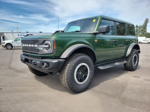 New 2025 Ford Bronco Badlands w/ Sasquatch Package AWD/4WD image 2