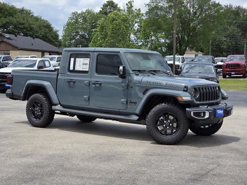 New 2026 Jeep Gladiator Sport AWD/4WD image 2