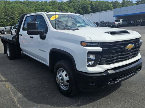 Used 2025 Chevrolet Silverado 3500 W/T AWD/4WD image 4