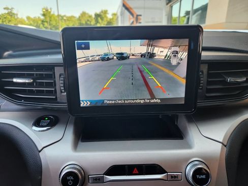 Used 2020 Ford Explorer XLT RWD image 19