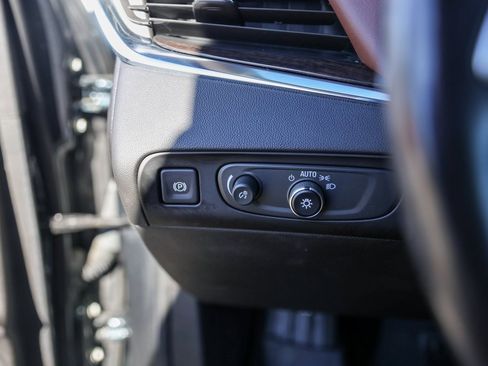 Used 2018 Buick Enclave Avenir w/ Avenir Technology Package image 15