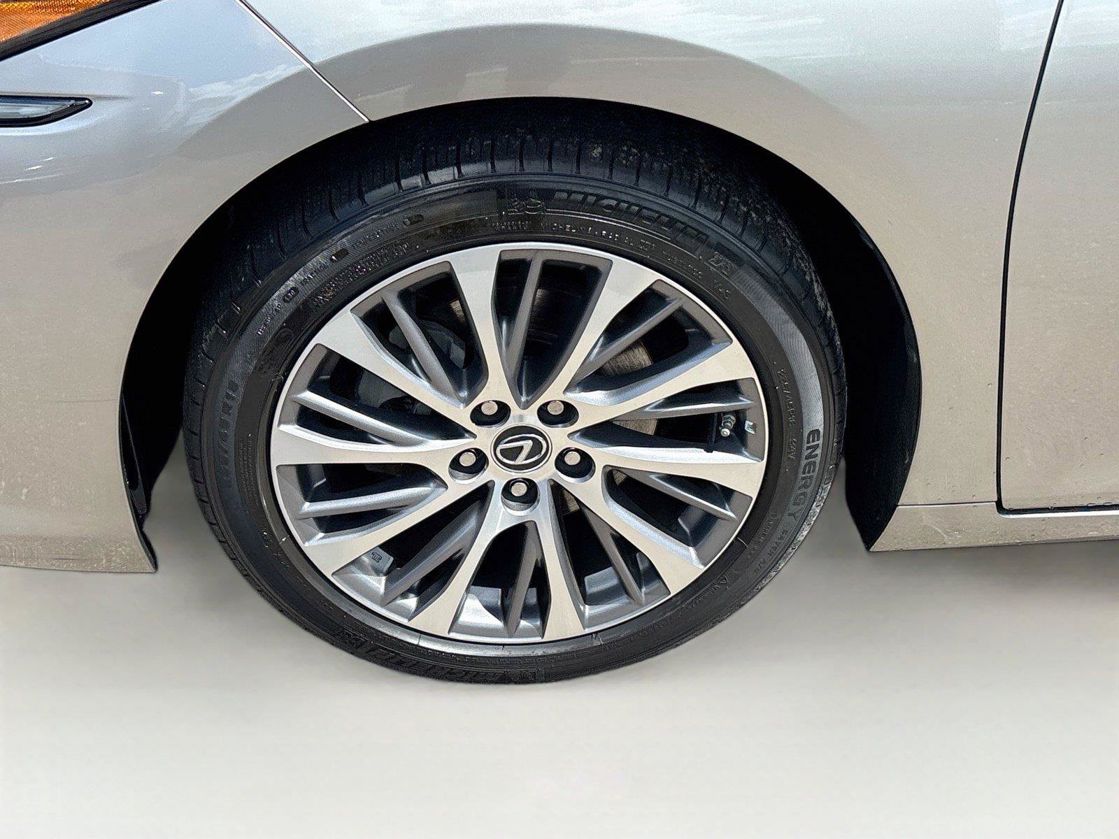 Used 2021 Lexus ES 250 w/ Premium Package AWD/4WD image 32