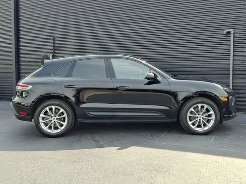 Certified 2026 Porsche Macan AWD/4WD image 8