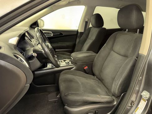 Used 2016 Nissan Pathfinder SV w/ SV Cold Weather Package AWD/4WD image 15