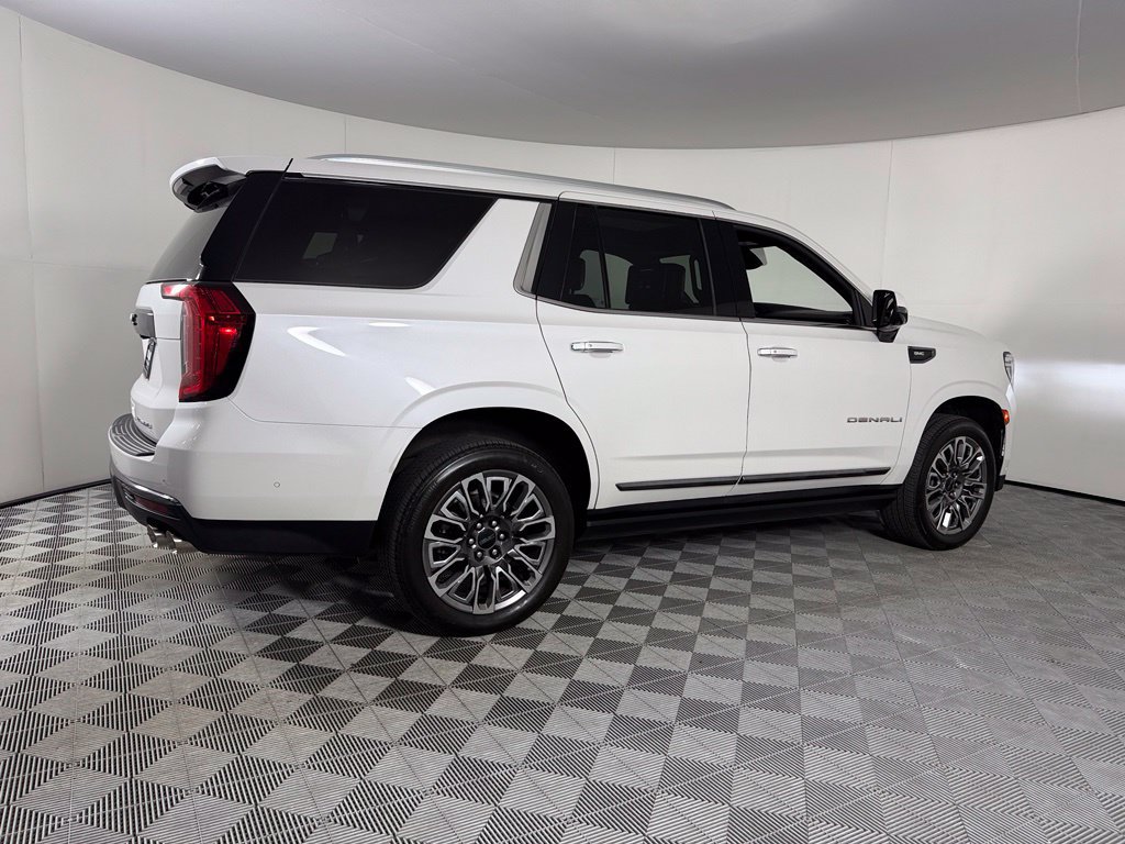Used 2023 GMC Yukon Denali Ultimate AWD/4WD image 7