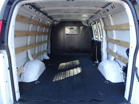 Used 2024 Chevrolet Express 2500 w/ Driver Convenience Package image 8