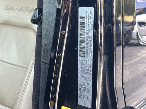 Used 2018 Jeep Wrangler Unlimited Sahara w/ Safety Group AWD/4WD image 35