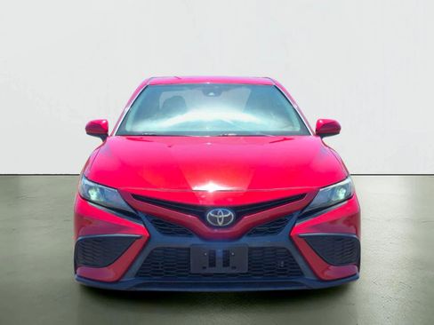 Used 2021 Toyota Camry SE image 10