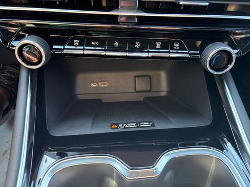 New 2026 Chevrolet Traverse Z71 w/ Enhanced Driving Package AWD/4WD image 19